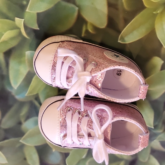 Sparkly Pink baby girl soft shoes - Picture 2 of 3